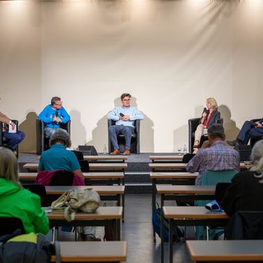 Sielmann Dialog im Umweltforum Berlin: Alexander Greiner (Moderation), Ole Müggenburg (Voelkel), Jan Hellberg (Aurelia Stiftung), Dr. Karin Stein-Bachinger (ZALF), Dr. Hannes Petrischak (Heinz Sielmann Stiftung)