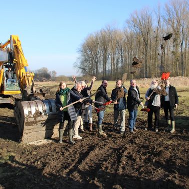 Erster Spatenstich für das Stillgewässer Rielasingen-Worblingen. 