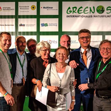 Die glücklichen Preisträger des Heinz Sielmann Filmpreises bei der Auszeichung mit dem Stiftungsratsvorsitzenden Dr. Fritz Brickwedde und Vorstand der Heinz Sielmann Stiftung, Michael Beier. Foto: GREEN SCREEN Festival e.V. 