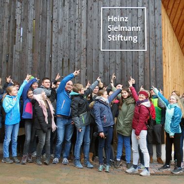 Gruppenfoto: Diese zehn Teams haben sich für das Biodiversitäts-Camp 2019 qualifiziert. Foto: S. Gendera