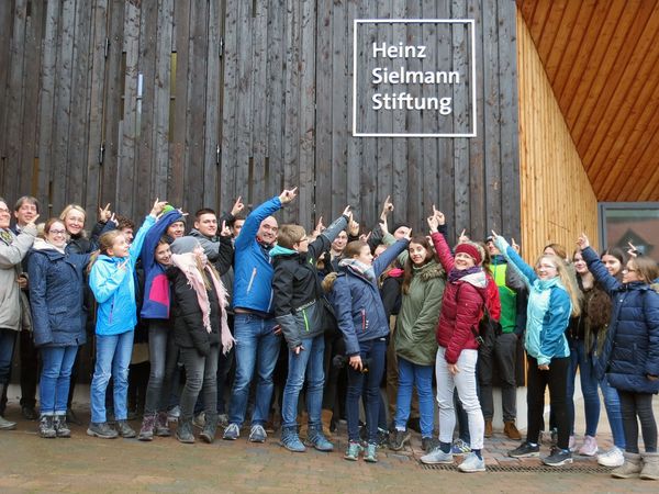 Gruppenfoto: Diese zehn Teams haben sich für das Biodiversitäts-Camp 2019 qualifiziert. Foto: S. Gendera