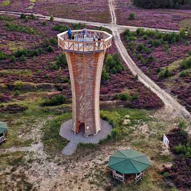 Luftaufnahme vom Heideturm auf dem Heinz-Sielmann-Hügel in der Kyritz-Ruppiner Heide